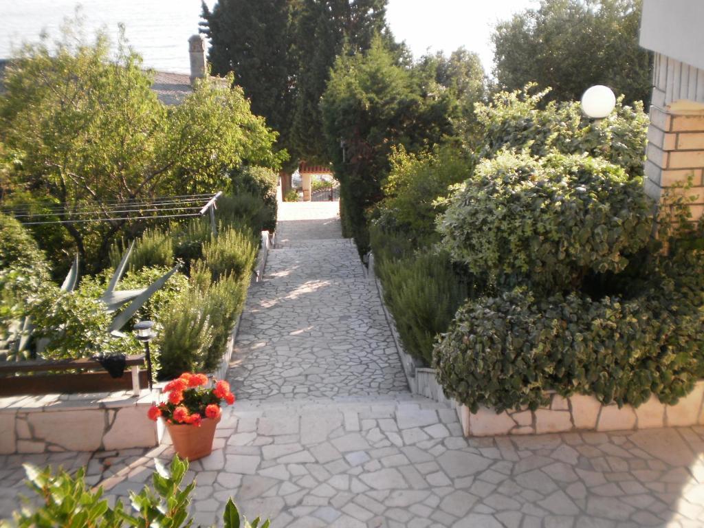 Apartments Pinezic Martinscica  Room photo